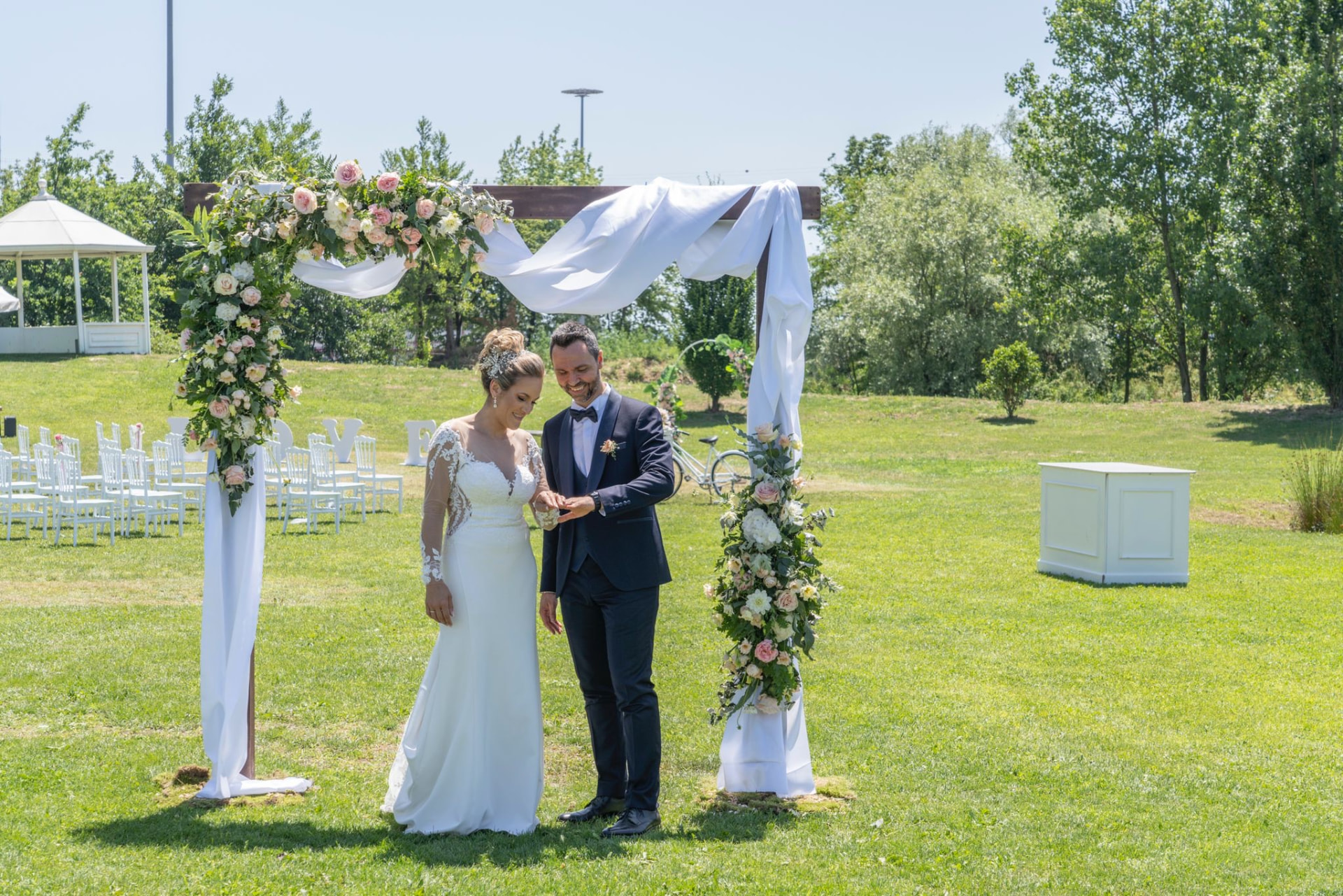 Matrimonio all'aperto nel giardino dell'Hotel Rondissone